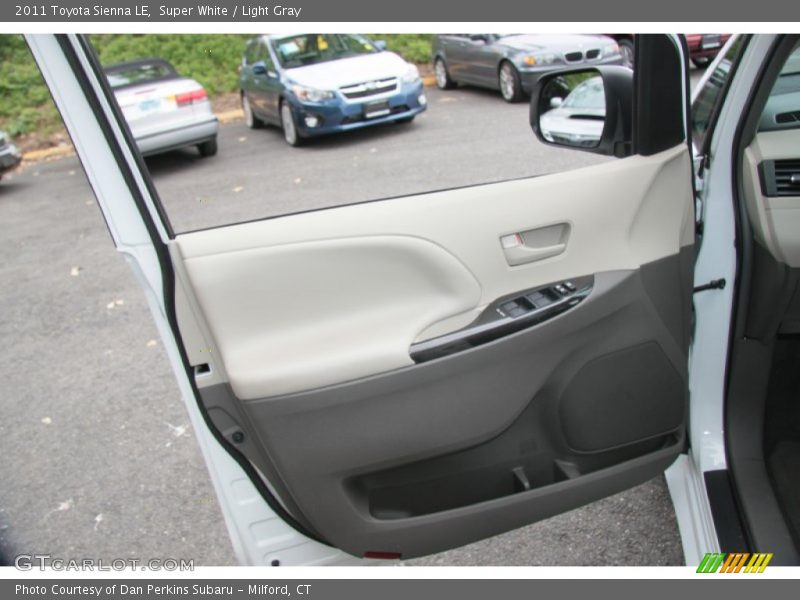 Super White / Light Gray 2011 Toyota Sienna LE