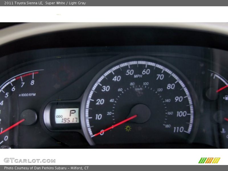 Super White / Light Gray 2011 Toyota Sienna LE