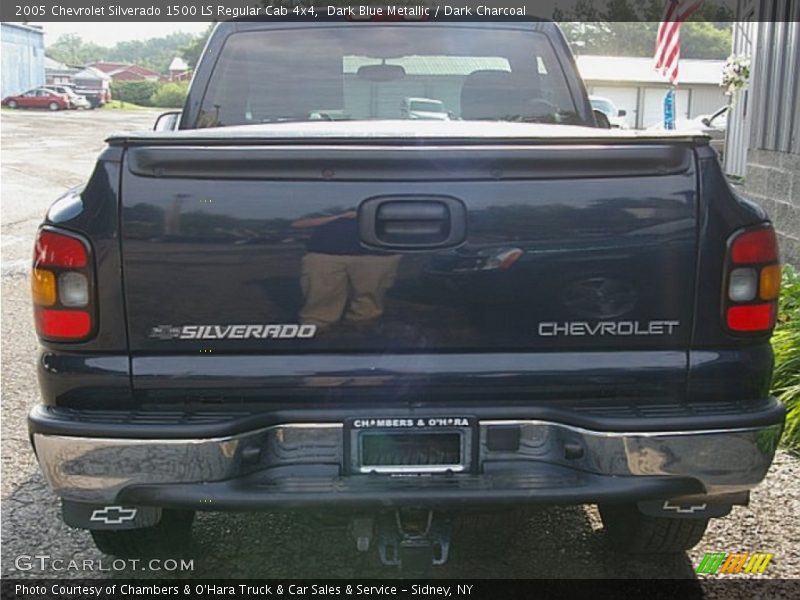 Dark Blue Metallic / Dark Charcoal 2005 Chevrolet Silverado 1500 LS Regular Cab 4x4