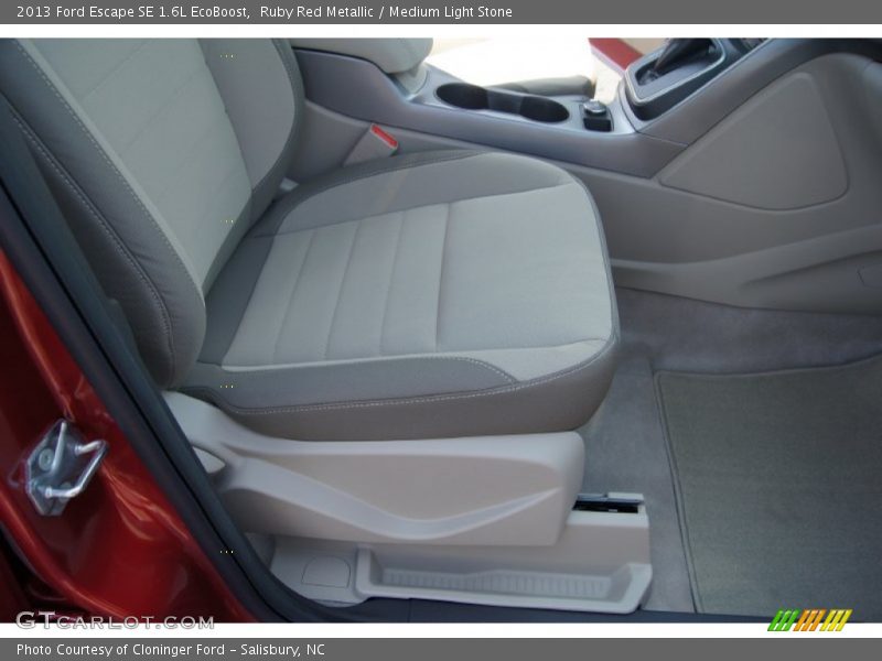 Ruby Red Metallic / Medium Light Stone 2013 Ford Escape SE 1.6L EcoBoost