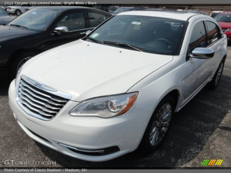 Bright White / Black 2012 Chrysler 200 Limited Sedan