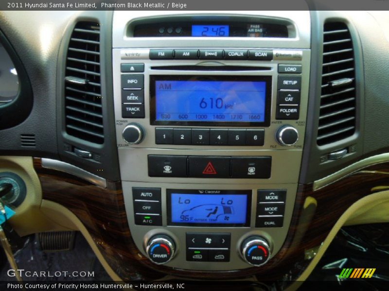 Phantom Black Metallic / Beige 2011 Hyundai Santa Fe Limited