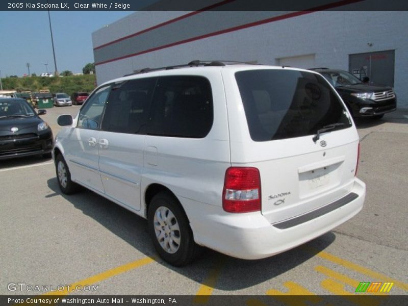 Clear White / Beige 2005 Kia Sedona LX