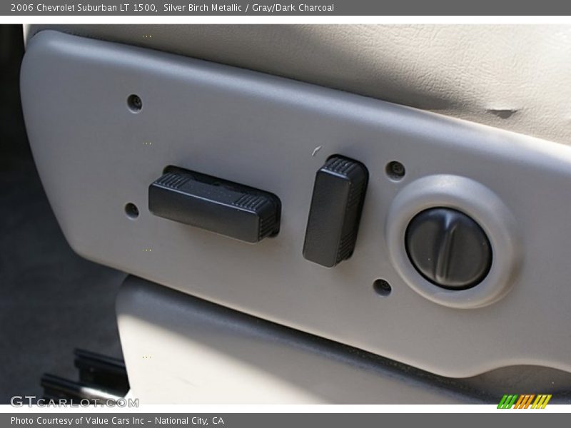 Silver Birch Metallic / Gray/Dark Charcoal 2006 Chevrolet Suburban LT 1500