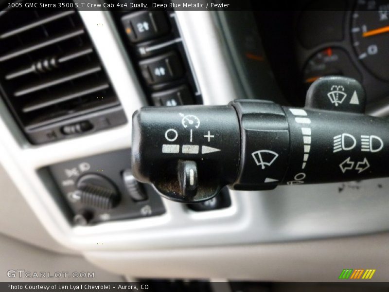 Controls of 2005 Sierra 3500 SLT Crew Cab 4x4 Dually