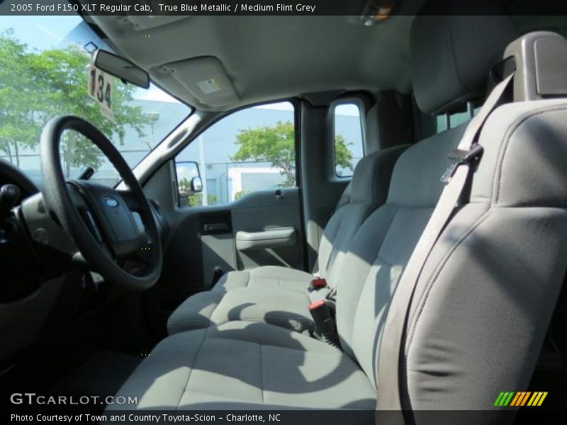 True Blue Metallic / Medium Flint Grey 2005 Ford F150 XLT Regular Cab