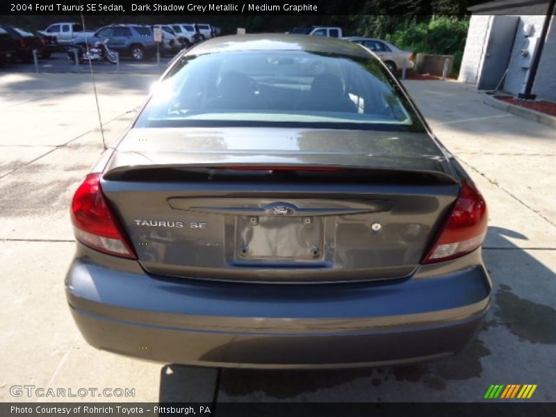 Dark Shadow Grey Metallic / Medium Graphite 2004 Ford Taurus SE Sedan