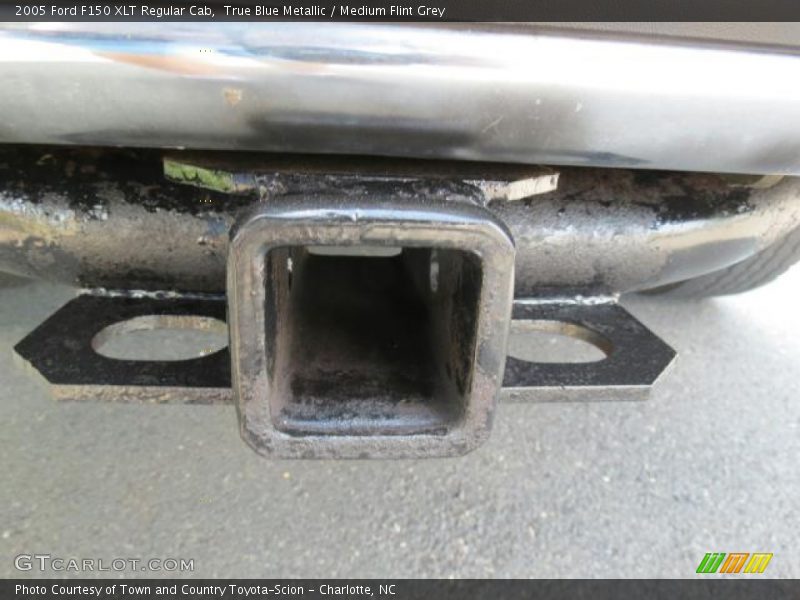 True Blue Metallic / Medium Flint Grey 2005 Ford F150 XLT Regular Cab