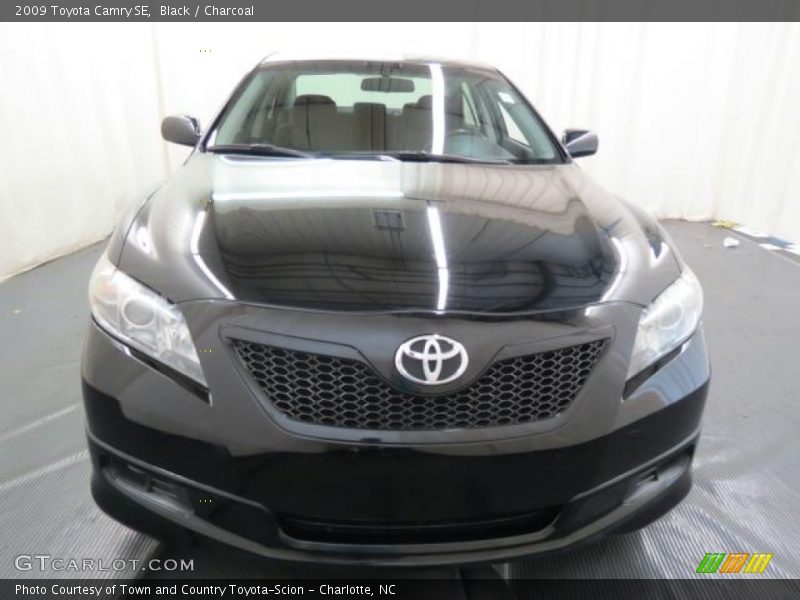 Black / Charcoal 2009 Toyota Camry SE