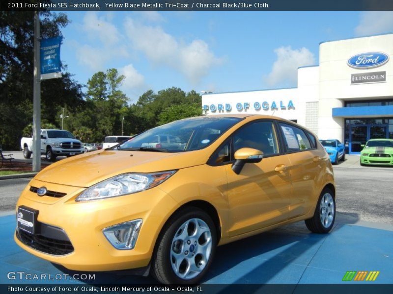 Yellow Blaze Metallic Tri-Coat / Charcoal Black/Blue Cloth 2011 Ford Fiesta SES Hatchback
