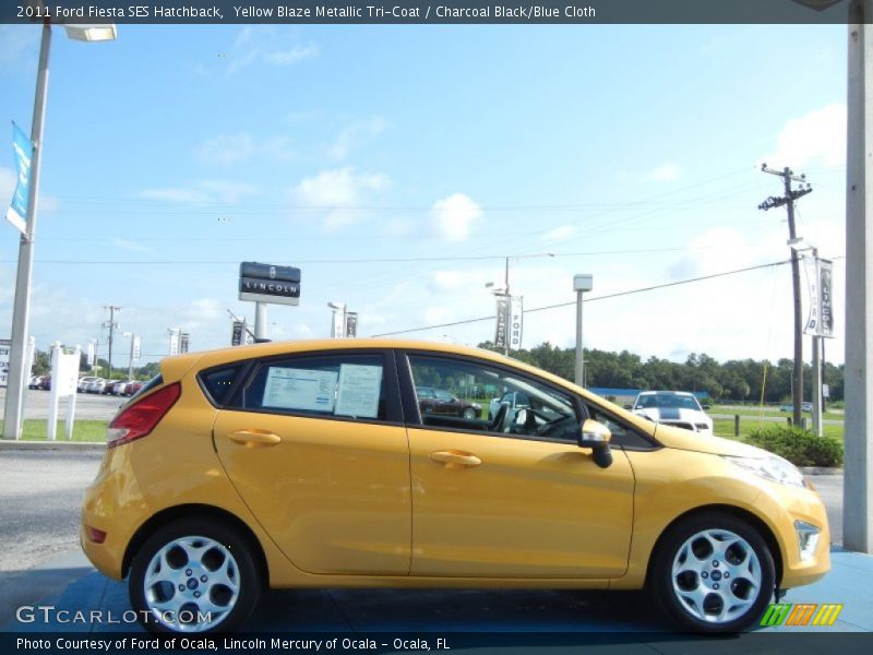 Yellow Blaze Metallic Tri-Coat / Charcoal Black/Blue Cloth 2011 Ford Fiesta SES Hatchback