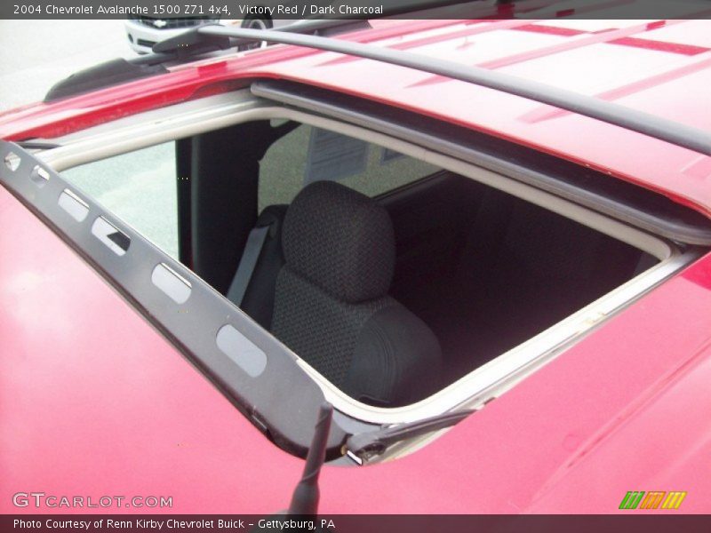 Victory Red / Dark Charcoal 2004 Chevrolet Avalanche 1500 Z71 4x4