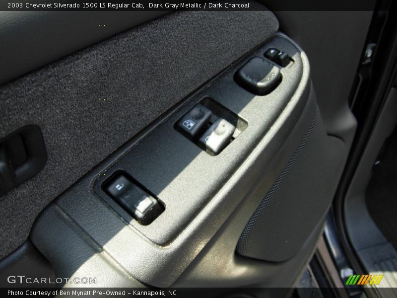 Dark Gray Metallic / Dark Charcoal 2003 Chevrolet Silverado 1500 LS Regular Cab