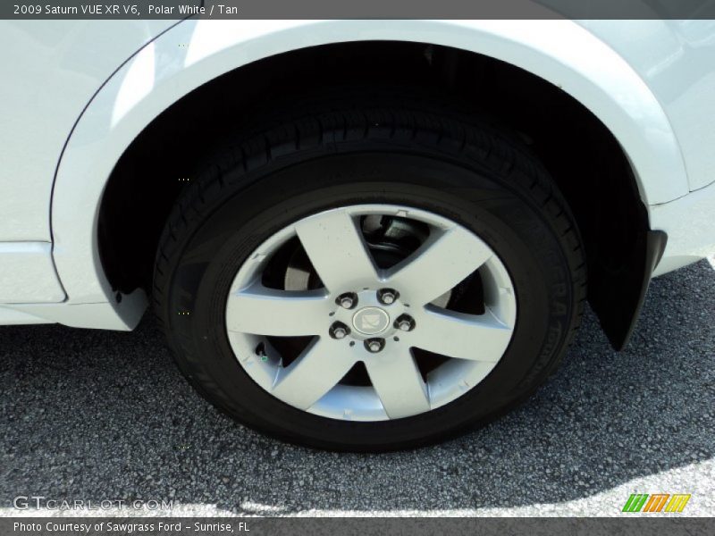 Polar White / Tan 2009 Saturn VUE XR V6