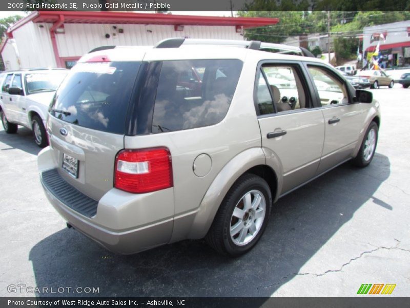 Pueblo Gold Metallic / Pebble 2005 Ford Freestyle SE