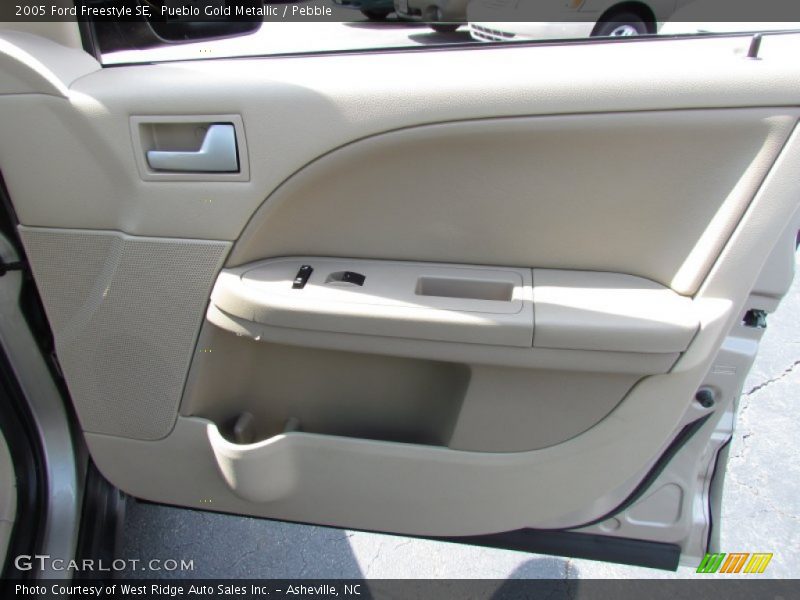 Pueblo Gold Metallic / Pebble 2005 Ford Freestyle SE