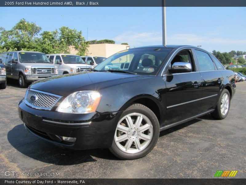 Front 3/4 View of 2005 Five Hundred Limited AWD