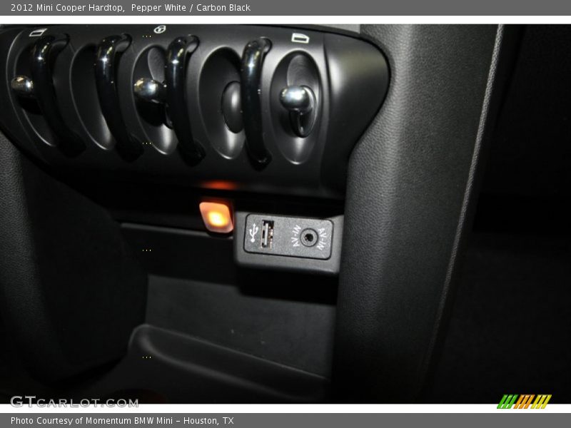 Pepper White / Carbon Black 2012 Mini Cooper Hardtop