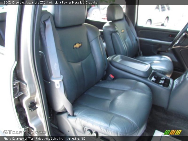 Light Pewter Metallic / Graphite 2002 Chevrolet Avalanche Z71 4x4