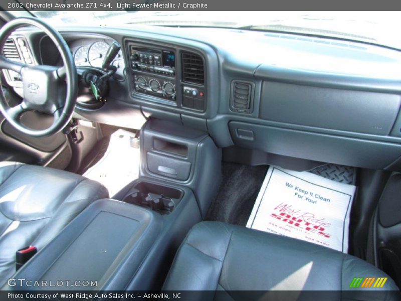 Light Pewter Metallic / Graphite 2002 Chevrolet Avalanche Z71 4x4