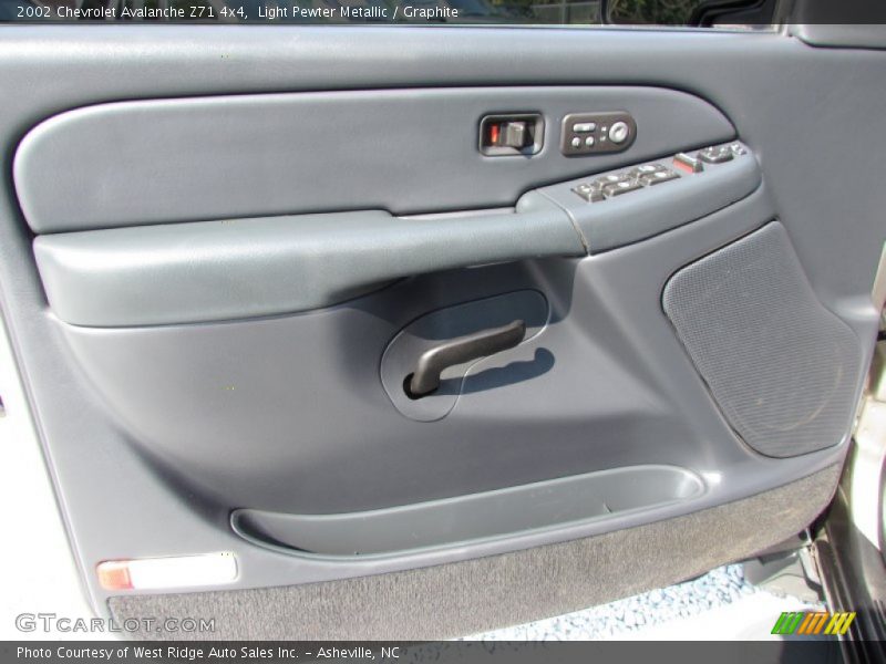 Light Pewter Metallic / Graphite 2002 Chevrolet Avalanche Z71 4x4