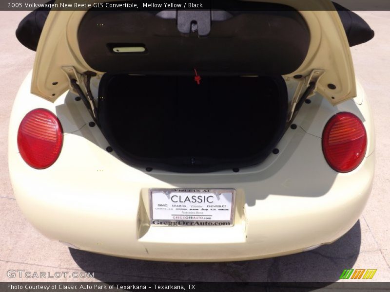 Mellow Yellow / Black 2005 Volkswagen New Beetle GLS Convertible