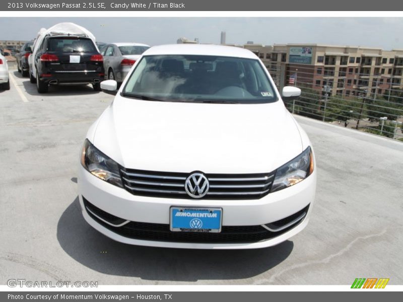 Candy White / Titan Black 2013 Volkswagen Passat 2.5L SE