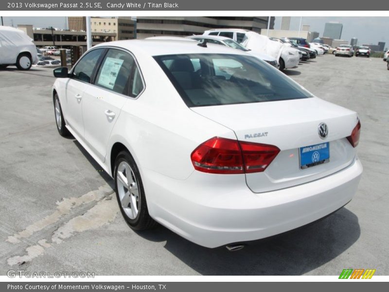 Candy White / Titan Black 2013 Volkswagen Passat 2.5L SE
