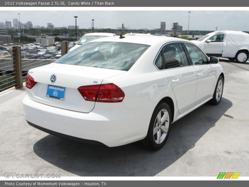 Candy White / Titan Black 2013 Volkswagen Passat 2.5L SE