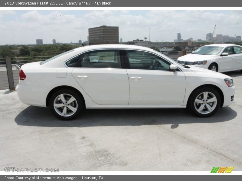 Candy White / Titan Black 2013 Volkswagen Passat 2.5L SE