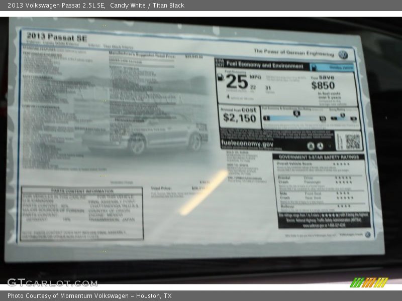 Candy White / Titan Black 2013 Volkswagen Passat 2.5L SE