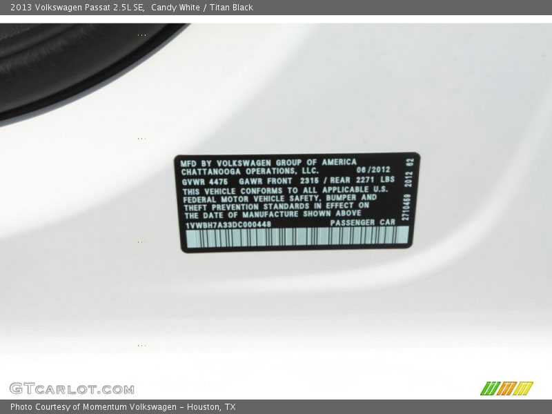 Candy White / Titan Black 2013 Volkswagen Passat 2.5L SE