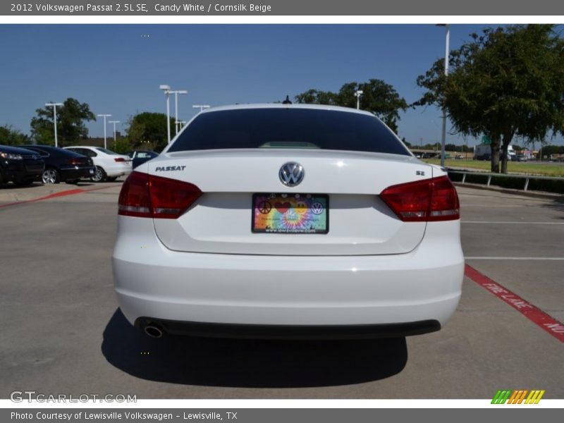 Candy White / Cornsilk Beige 2012 Volkswagen Passat 2.5L SE