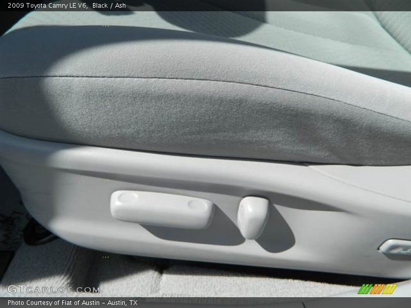 Black / Ash 2009 Toyota Camry LE V6