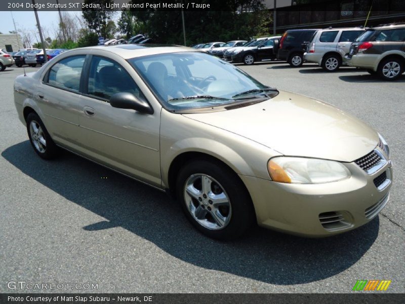 Light Almond Pearl Metallic / Taupe 2004 Dodge Stratus SXT Sedan