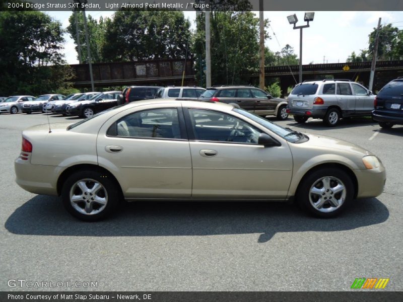 Light Almond Pearl Metallic / Taupe 2004 Dodge Stratus SXT Sedan
