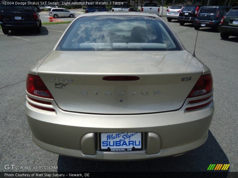 Light Almond Pearl Metallic / Taupe 2004 Dodge Stratus SXT Sedan