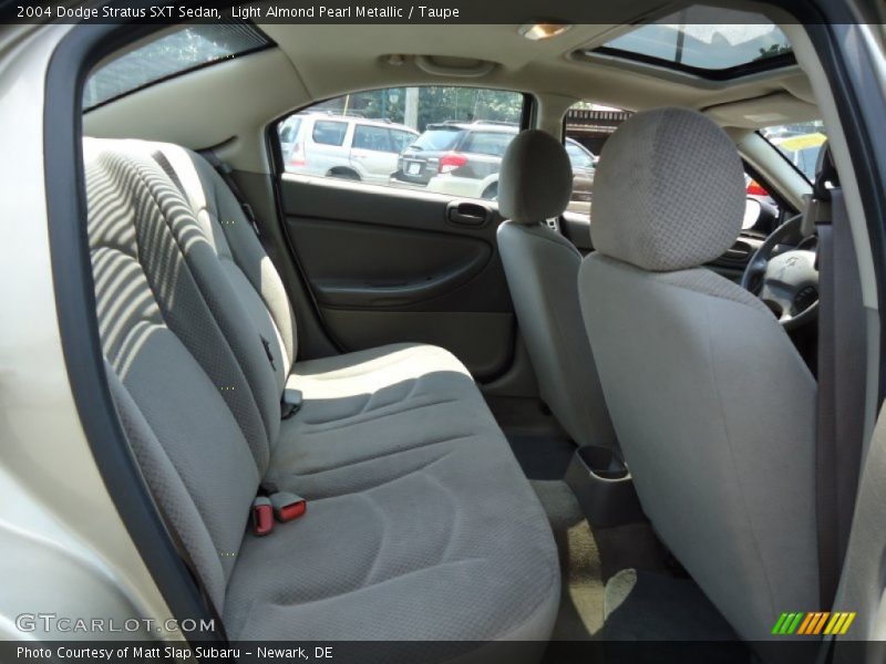 Light Almond Pearl Metallic / Taupe 2004 Dodge Stratus SXT Sedan