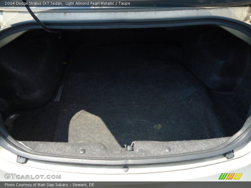 Light Almond Pearl Metallic / Taupe 2004 Dodge Stratus SXT Sedan