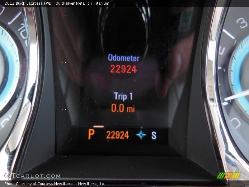 Quicksilver Metallic / Titanium 2012 Buick LaCrosse FWD