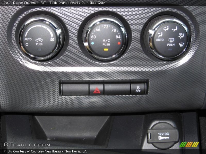 Controls of 2011 Challenger R/T