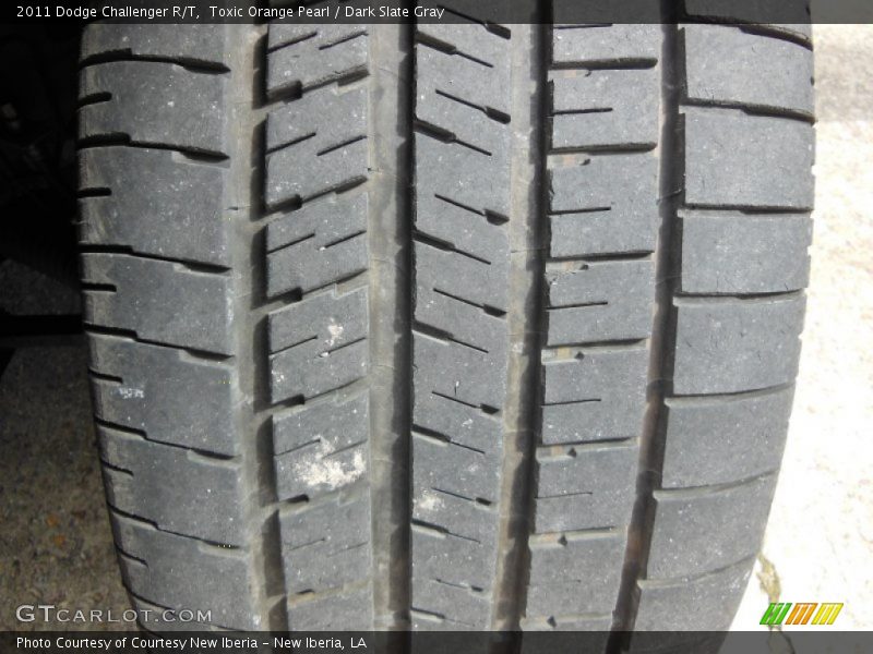 Toxic Orange Pearl / Dark Slate Gray 2011 Dodge Challenger R/T