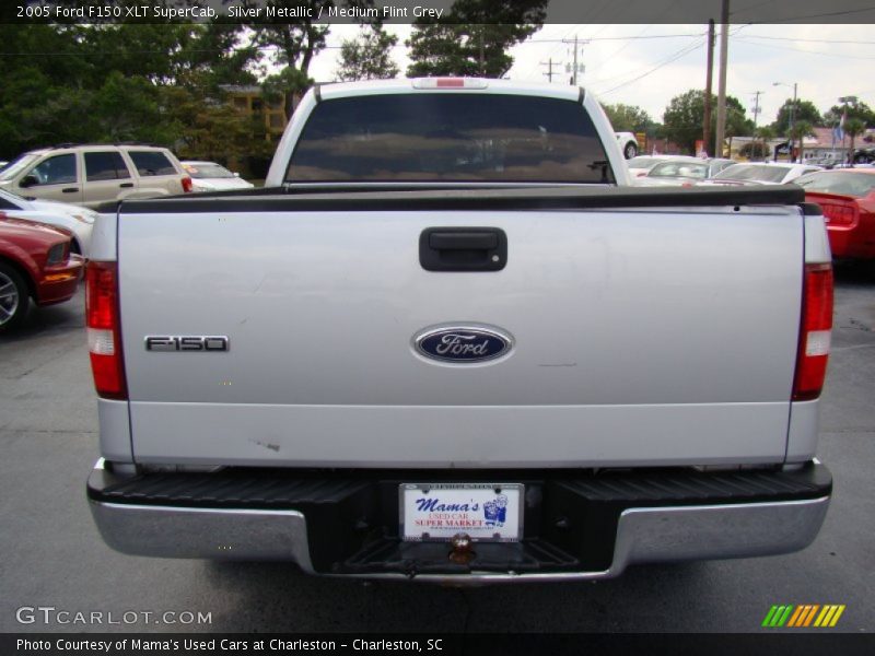 Silver Metallic / Medium Flint Grey 2005 Ford F150 XLT SuperCab