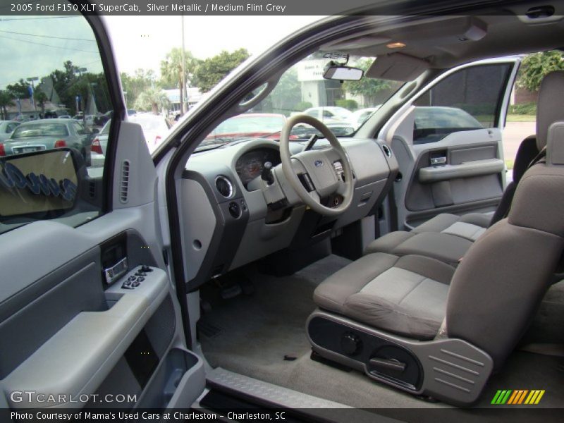 Silver Metallic / Medium Flint Grey 2005 Ford F150 XLT SuperCab