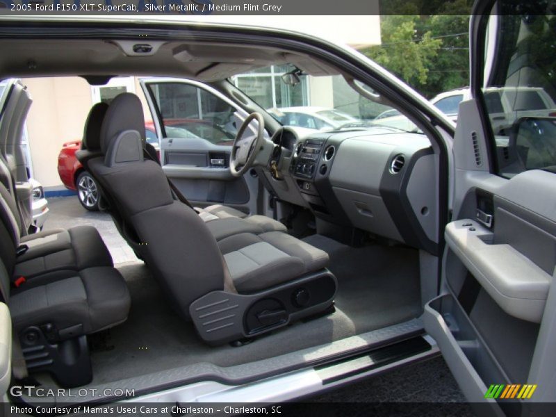 Silver Metallic / Medium Flint Grey 2005 Ford F150 XLT SuperCab