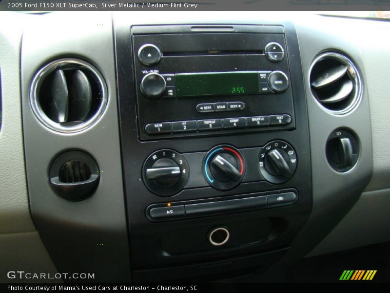 Silver Metallic / Medium Flint Grey 2005 Ford F150 XLT SuperCab