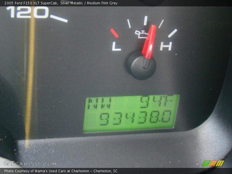 Silver Metallic / Medium Flint Grey 2005 Ford F150 XLT SuperCab