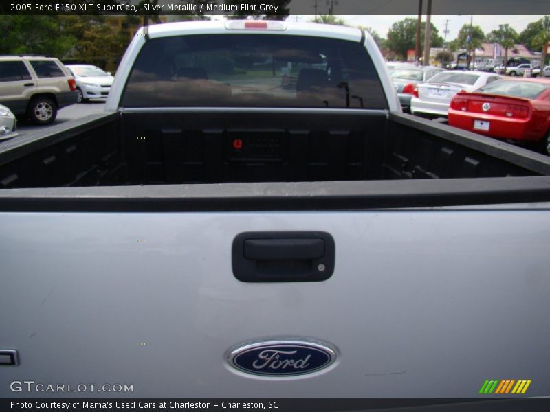Silver Metallic / Medium Flint Grey 2005 Ford F150 XLT SuperCab