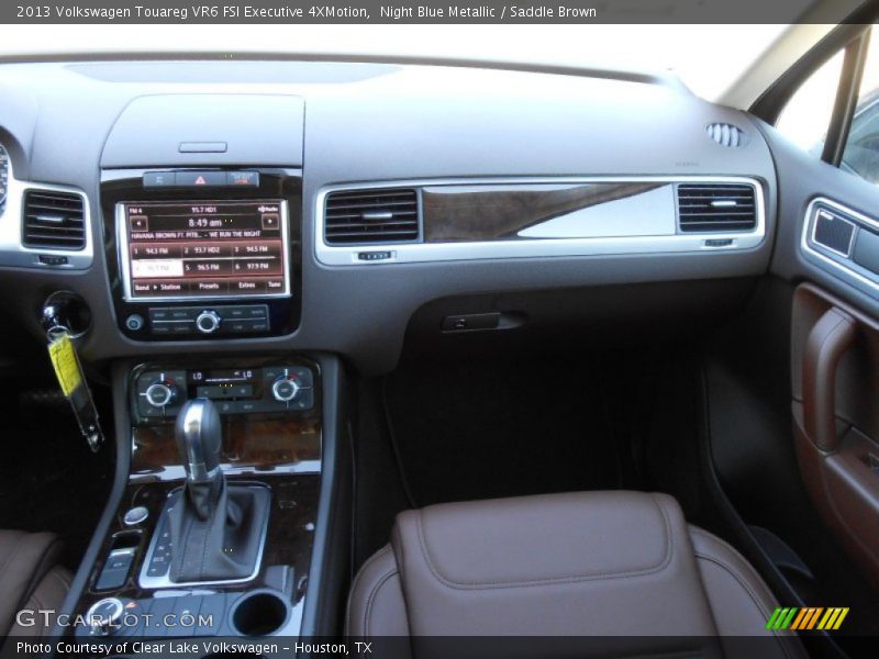 Dashboard of 2013 Touareg VR6 FSI Executive 4XMotion