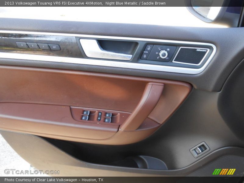 Door Panel of 2013 Touareg VR6 FSI Executive 4XMotion